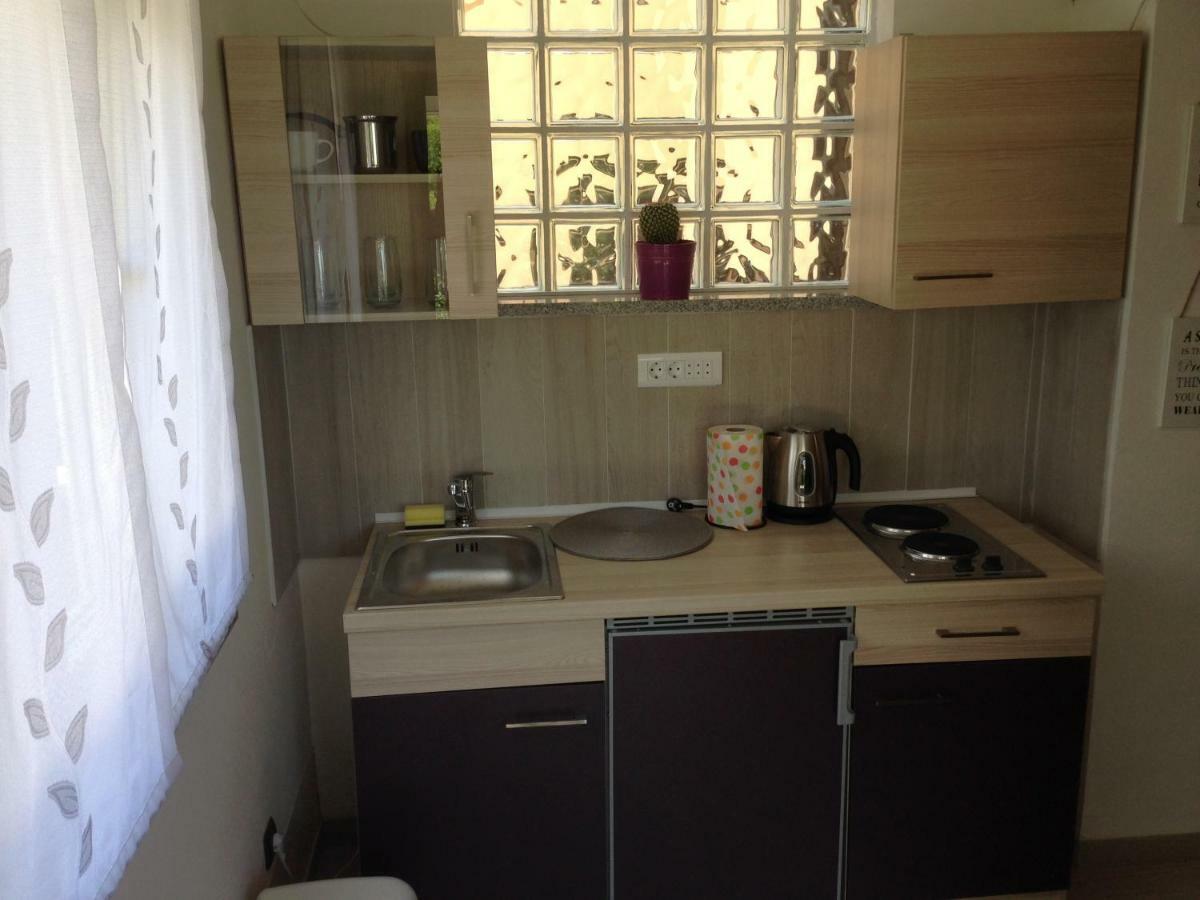 Apartmani Tatic Stinjan Exterior photo